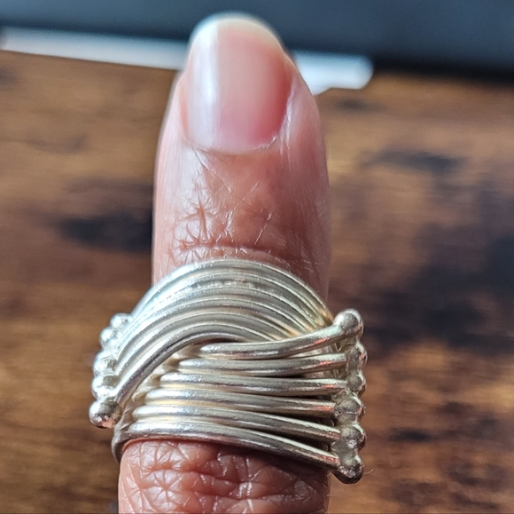 Sterling silver hug ring - Picture 8 of 8